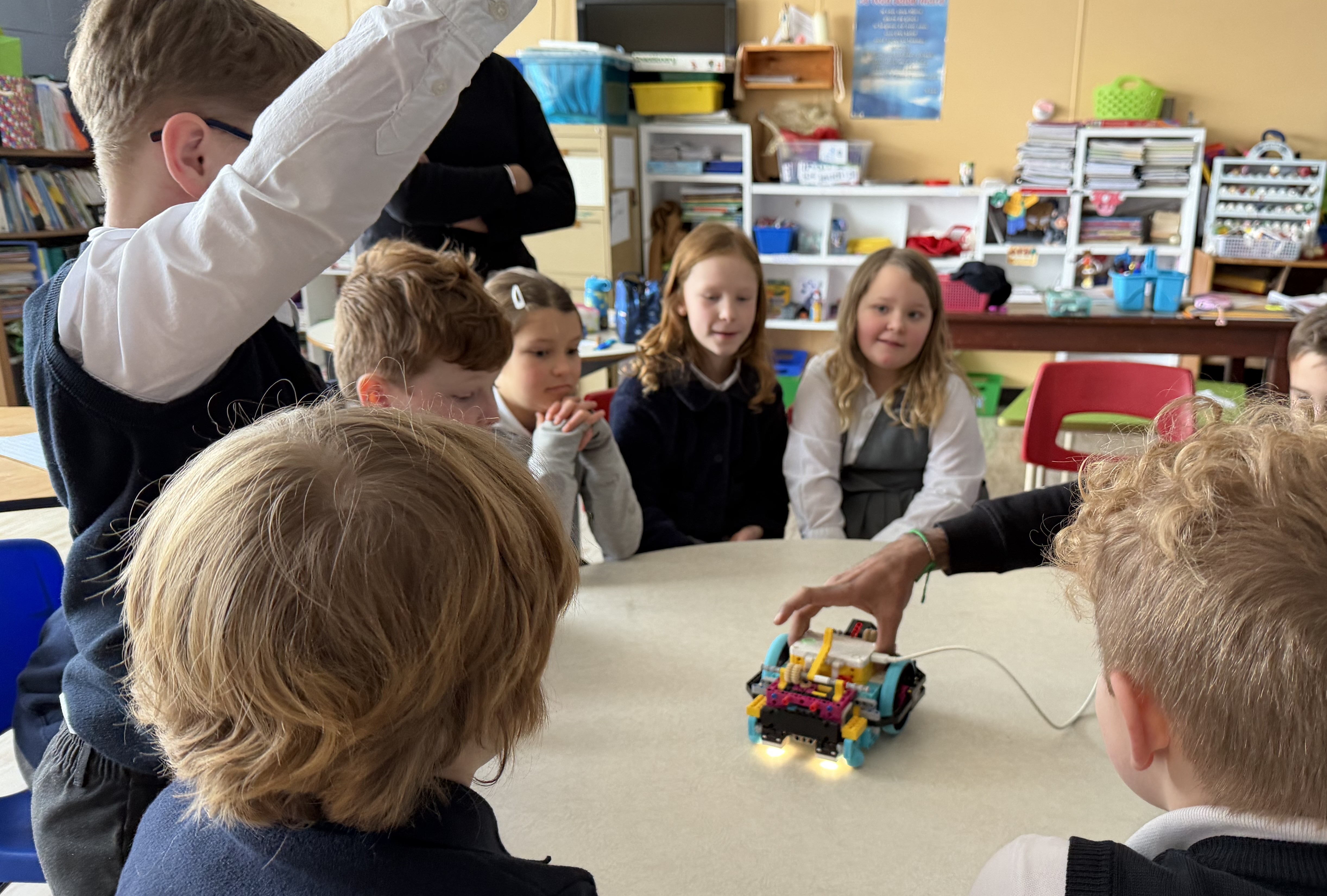 Students building and coding robots